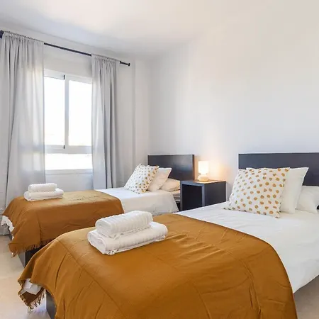 Puerta Del Mar, Apartamento Con Piscina Daire Estepona