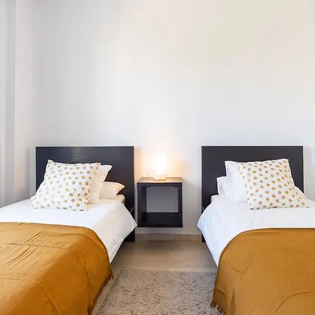 Puerta Del Mar, Apartamento Con Piscina * Estepona