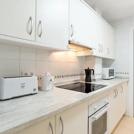 Puerta Del Mar, Apartamento Con Piscina Daire Estepona