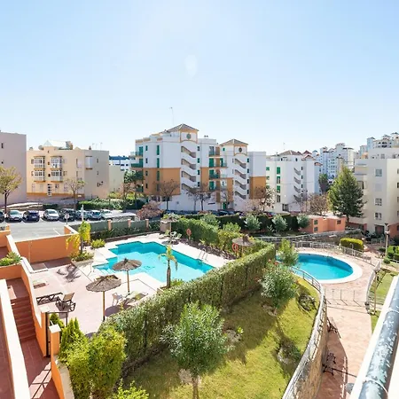 Puerta Del Mar, Apartamento Con Piscina Daire Estepona