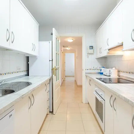 Puerta Del Mar, Apartamento Con Piscina Daire Estepona